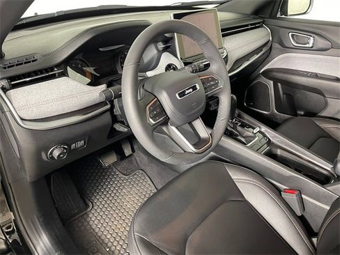 Used 2023 Jeep Compass Latitude w/ Sun and Sound Group image 5