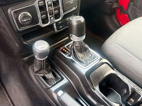 Used 2023 Jeep Wrangler Unlimited Sahara AWD/4WD image 18