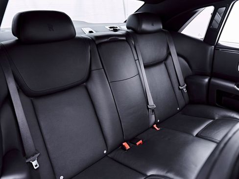 Used 2015 Rolls-Royce Ghost RWD image 57