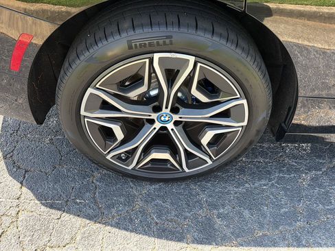 Used 2025 BMW iX xDrive50 w/ Premium Package AWD/4WD image 39