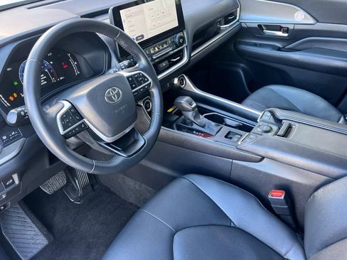 Certified 2025 Toyota Grand Highlander XLE image 12