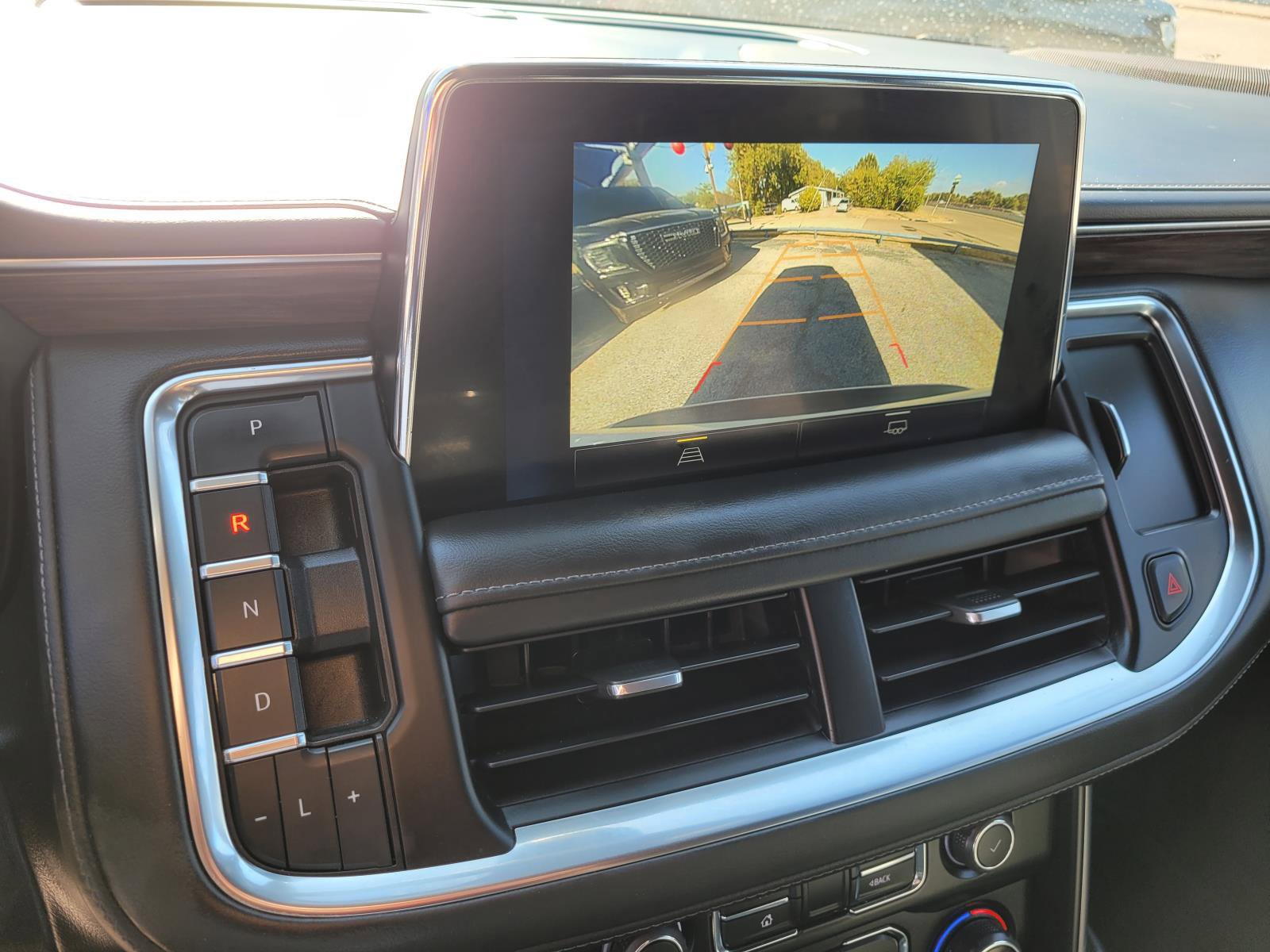 Used 2022 Chevrolet Suburban Z71 AWD/4WD image 26