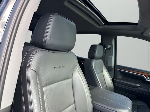 Certified 2023 GMC Sierra 1500 Denali w/ Denali Reserve Package AWD/4WD image 15