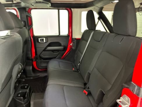 Used 2020 Jeep Wrangler Unlimited Sahara w/ Uconnect 4C Nav & Sound Group AWD/4WD image 18