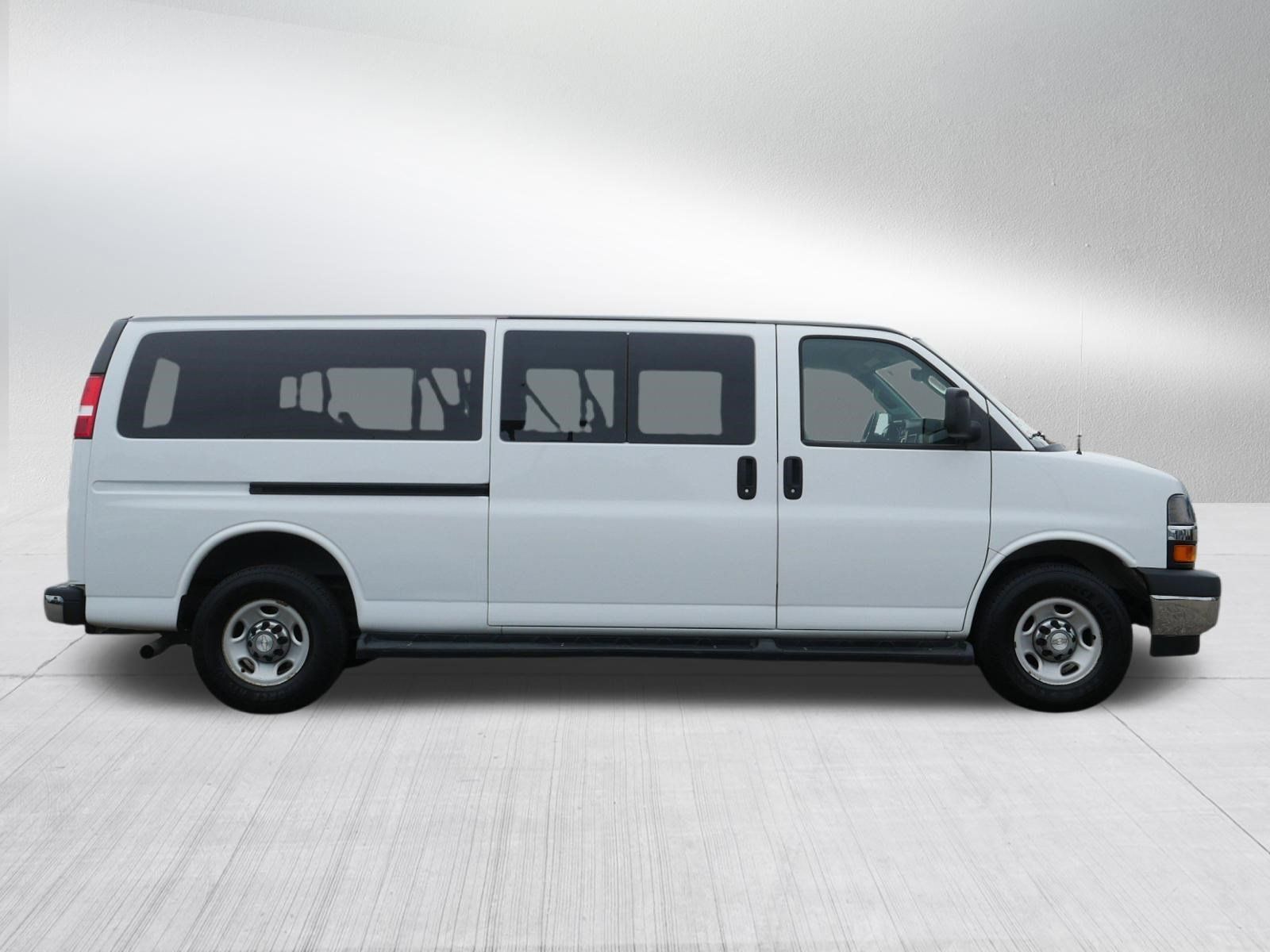 Used 2019 Chevrolet Express 3500 LT w/ LT Preferred Equipment Group RWD image 8