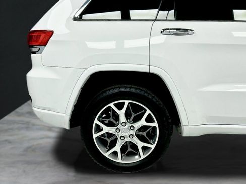 Used 2020 Jeep Grand Cherokee Overland image 11