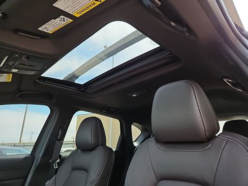 New 2025 MAZDA CX-5 Signature AWD/4WD image 16
