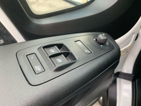 Used 2025 RAM ProMaster 2500 w/ Convenience Group image 17