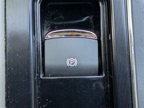 Used 2022 Lincoln Corsair FWD w/ Premium Package image 33