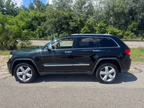 Used 2012 Jeep Grand Cherokee Overland AWD/4WD image 5