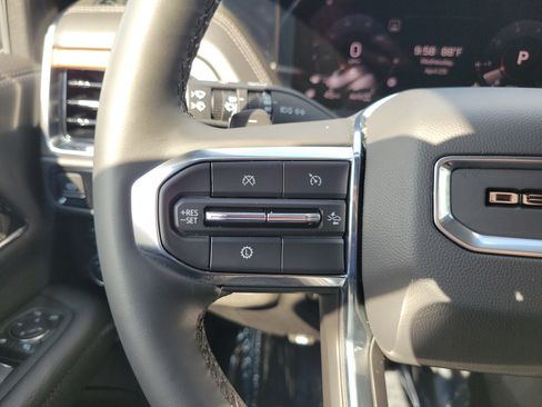 Used 2025 GMC Yukon XL Denali AWD/4WD image 20