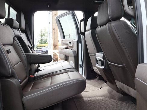 Used 2025 GMC Sierra 3500 Denali w/ Denali Reserve Package AWD/4WD image 31