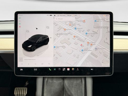 Used 2023 Tesla Model Y Performance AWD/4WD image 9
