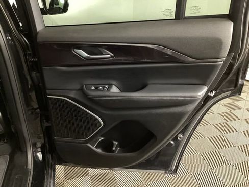 Used 2022 Jeep Grand Cherokee Altitude image 35