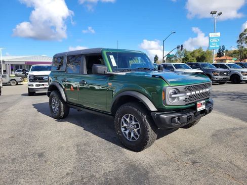 Used 2025 Ford Bronco Badlands AWD/4WD image 8