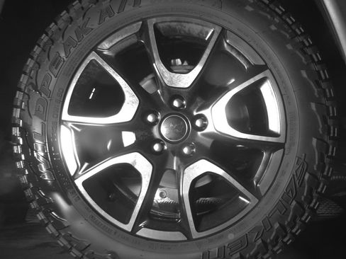 Used 2025 Jeep Compass Trailhawk AWD/4WD image 15