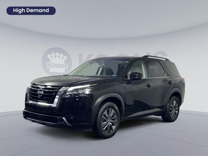 Used 2024 Nissan Pathfinder SV