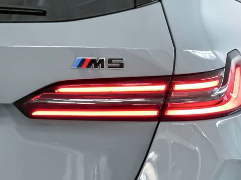 Used 2025 BMW M5 Touring w/ Executive Package image 27