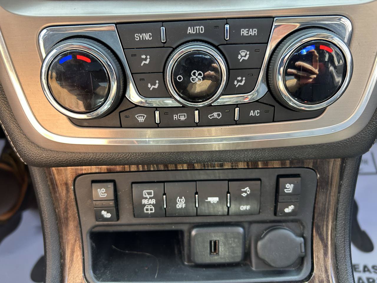 Used 2015 GMC Acadia Denali AWD/4WD image 25