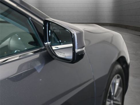 Used 2020 Acura TLX image 17