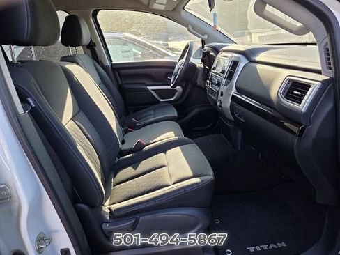 Used 2017 Nissan Titan SV RWD image 10