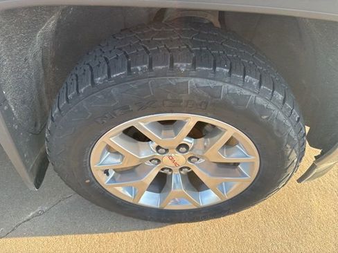 Used 2018 GMC Sierra 1500 SLT w/ SLT Premium Package image 25