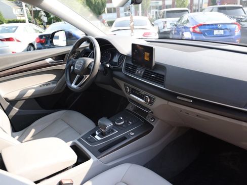 Used 2020 Audi Q5 2.0T Premium AWD/4WD image 28