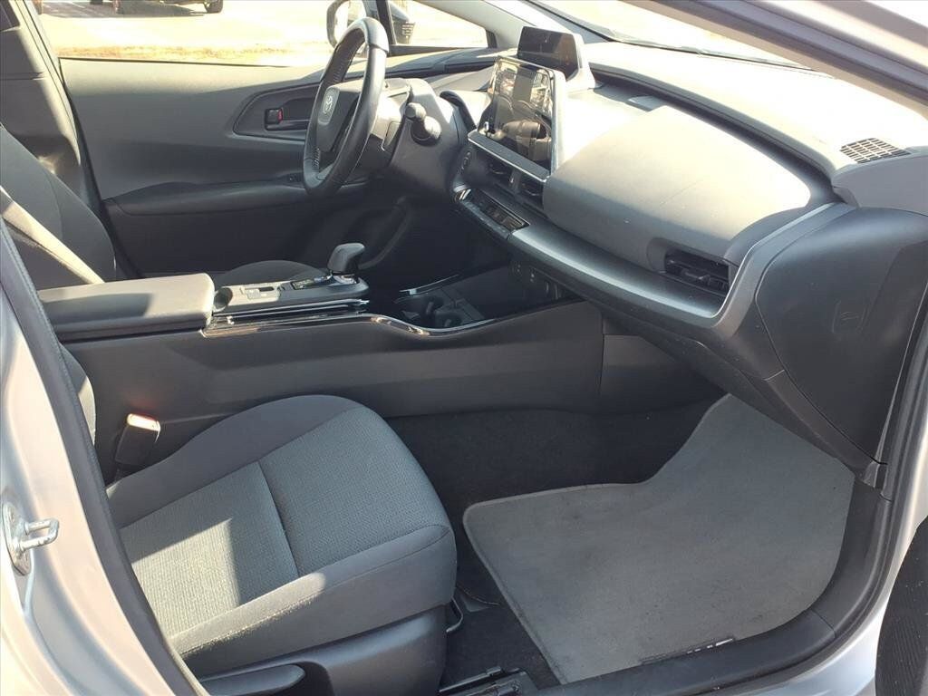 Used 2023 Toyota Prius LE FWD image 20