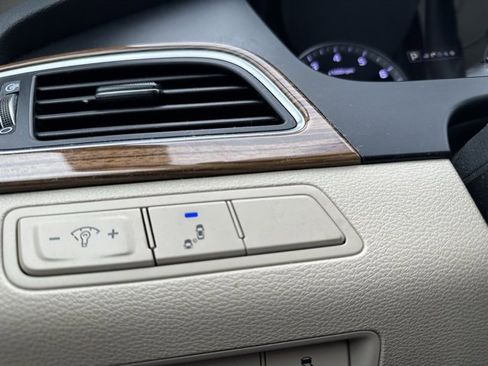 Used 2015 Hyundai Sonata ECO w/ Option Group 08 image 40