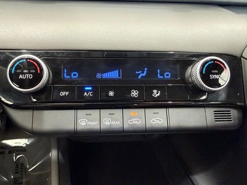 Used 2023 Hyundai Elantra SEL FWD image 34