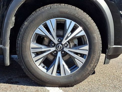 Certified 2023 Nissan Rogue SV image 9