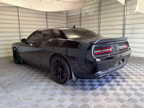 Used 2019 Dodge Challenger R/T Scat Pack w/ Shaker Package RWD image 6