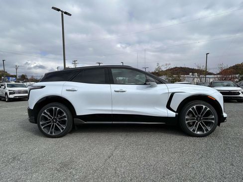 New 2026 Chevrolet Blazer EV SS AWD/4WD image 2