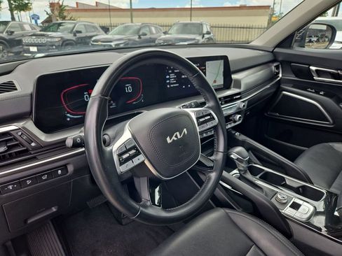 Used 2025 Kia Telluride S FWD image 15