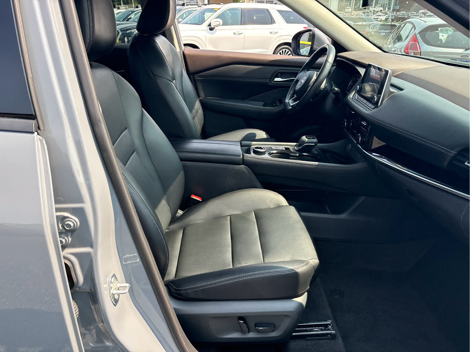Used 2023 Nissan Rogue SL AWD/4WD image 22
