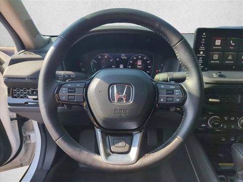 Used 2025 Honda Accord Touring image 11
