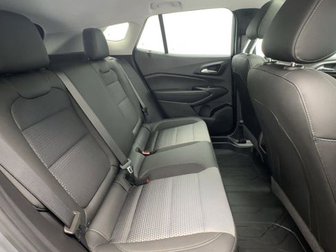 Certified 2024 Chevrolet Trax LT w/ Sunroof Package image 21