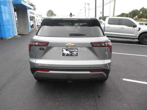 New 2026 Chevrolet Equinox LT w/ Convenience Package II image 4