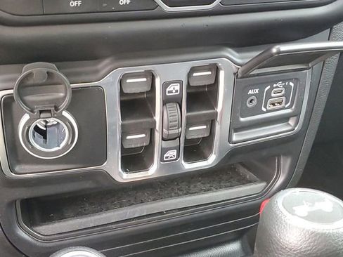 Used 2022 Jeep Wrangler Unlimited Sport AWD/4WD image 24