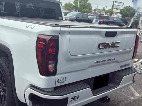 Used 2022 GMC Sierra 1500 Elevation AWD/4WD image 6