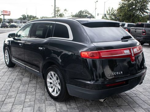 Used 2014 Lincoln MKT AWD image 5