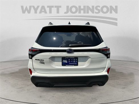 Used 2025 Subaru Forester Premium w/ Convenience Package #2 image 4