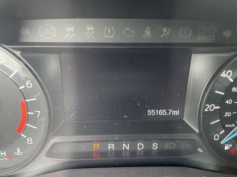 Used 2017 Ford Explorer XLT image 5