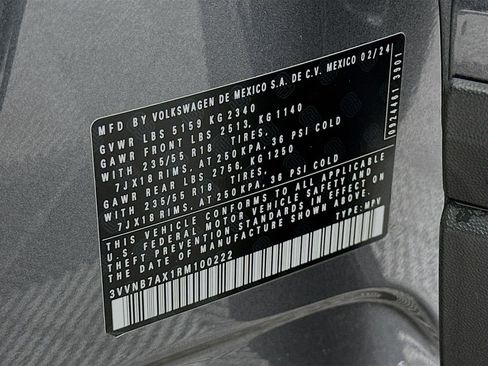 Used 2024 Volkswagen Tiguan SE w/ Panoramic Sunroof Package image 33