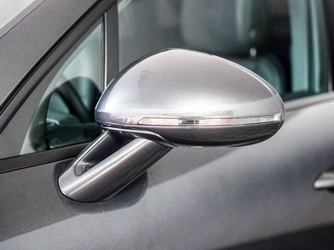 Used 2024 Porsche Macan image 28