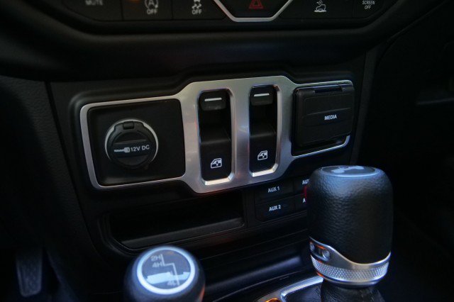 Used 2022 Jeep Wrangler Sport AWD/4WD image 21
