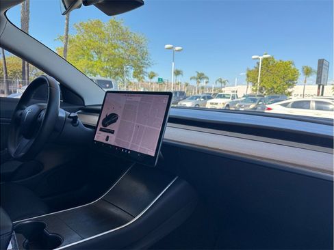 Used 2018 Tesla Model 3 Long Range AWD/4WD image 18