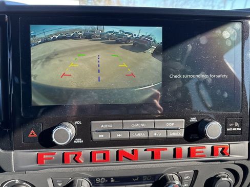 Used 2025 Nissan Frontier PRO-4X image 27