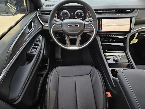 New 2026 Jeep Grand Cherokee Limited AWD/4WD image 15