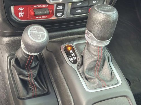 Used 2023 Jeep Gladiator Rubicon w/ LED Lighting Group AWD/4WD image 25